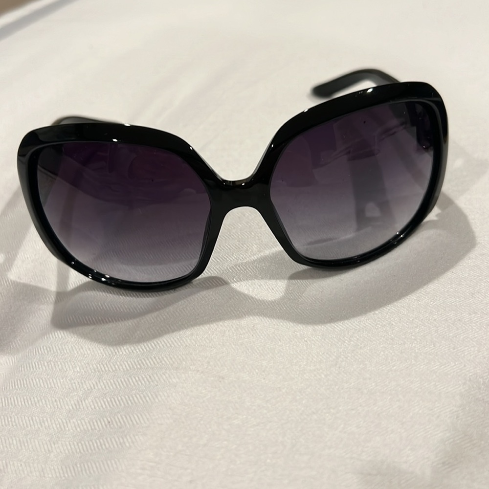 Dior Sunglasses - Picture 2 of 5